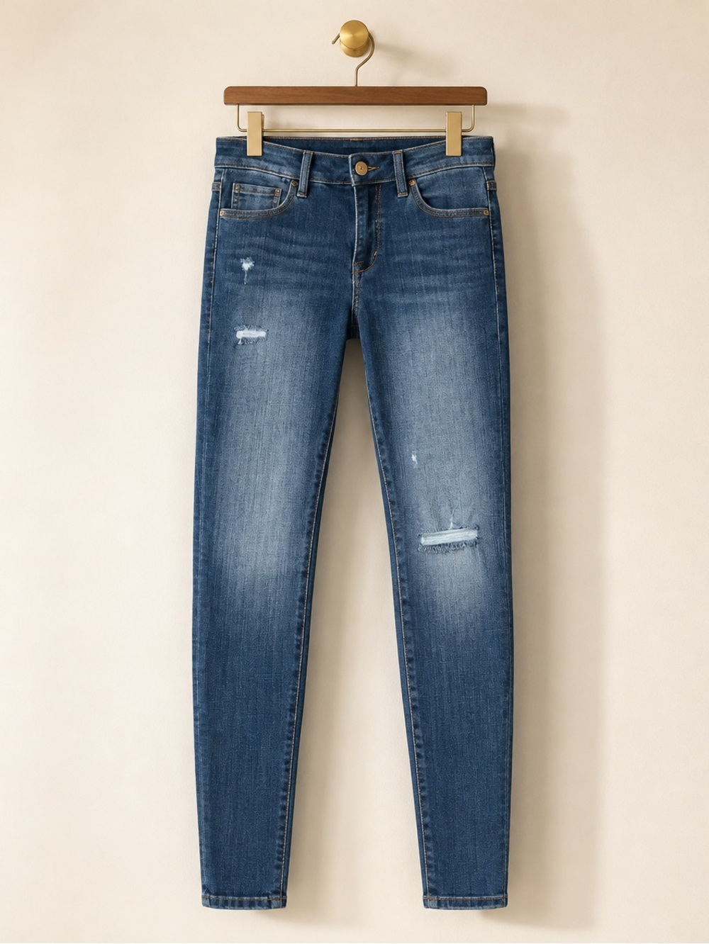 True Religion Halle high rise super skinny  sz 28 with slight distressing jeans